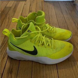 Nike Men’s Zoom Rev Basketball Shoes